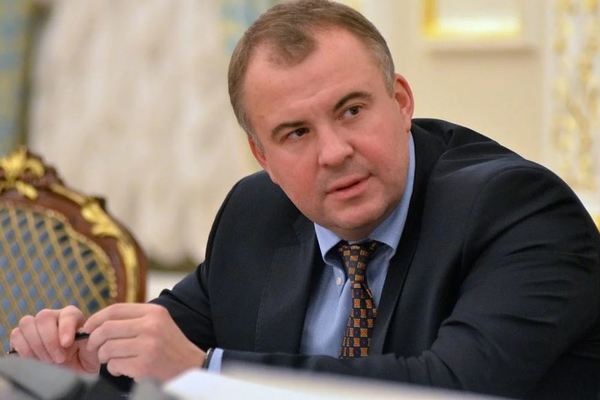 За блондинку ответят. Как жена Свинарчука может пустить по миру мужа и Порошенко