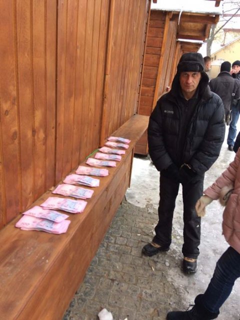 Чиновники горсовета Ужгорода регулярно вымогали деньги за &laquo;решение&raquo; земельных вопросов - фото 31650 qkkiqdhikxidqtkmp