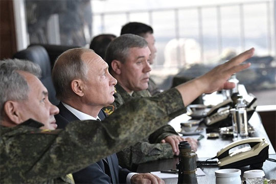&laquo;Граждане видят, что Путин увлечен внешней повесткой, ему в&nbsp;кайф, а&nbsp;как только начинает говорить о&nbsp;внутренней, он&nbsp;скучнеет, ему не&nbsp;интересно&raquo;